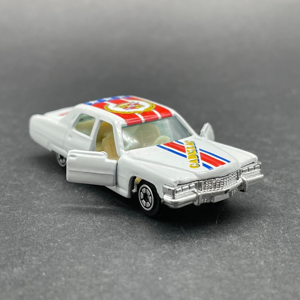 Yatming 1970's Cadillac Fleetwood Brougham Car White Diecast 1/64 Opening Doors